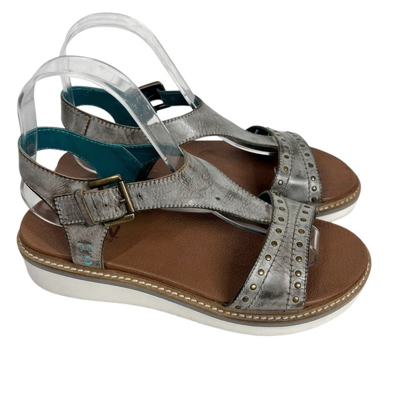 ROAN by Bed Stu Distressed Silver Sandals with leather sole Size 7 1/2 - Picture 1 of 9